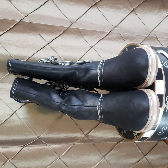 NWT- White Mountain Waterproof ‘Tivia’ Lace Up Back Boots - Picture 5 of 9